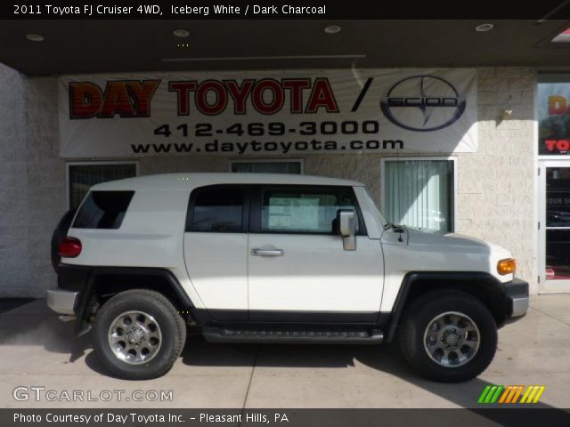 2011 Toyota FJ Cruiser 4WD in Iceberg White