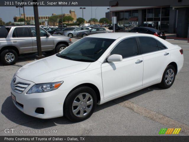 2011 Toyota Camry LE in Super White