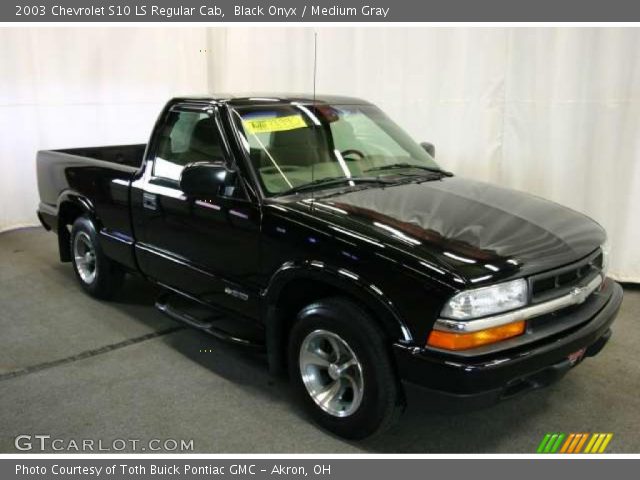 2003 Chevrolet S10 LS Regular Cab in Black Onyx