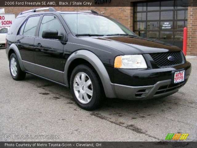 2006 Ford Freestyle SE AWD in Black