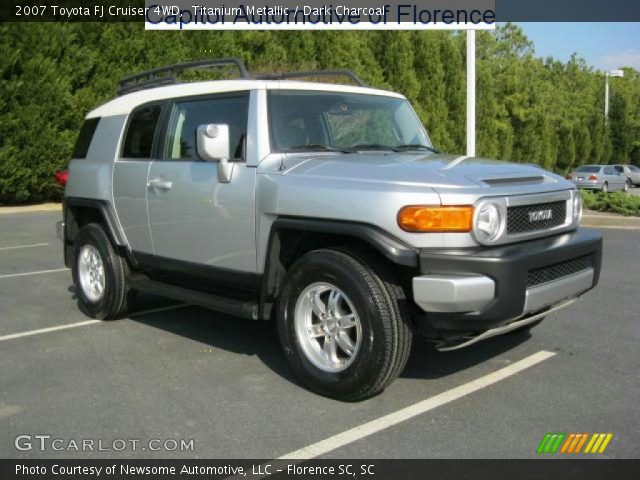 2007 Toyota FJ Cruiser 4WD in Titanium Metallic
