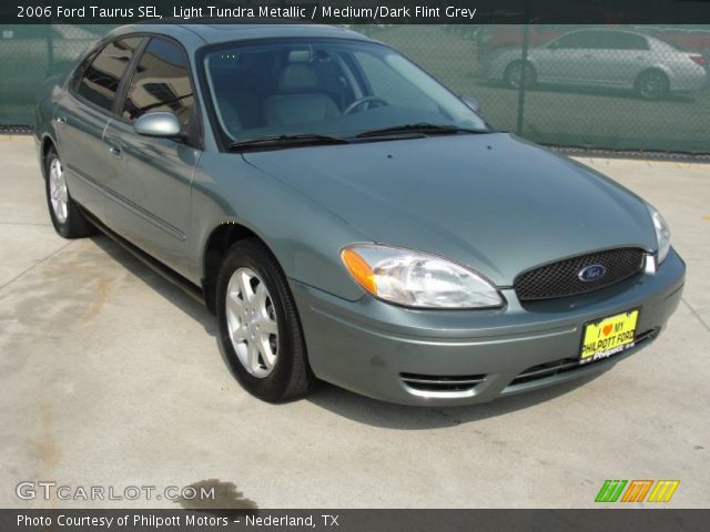 2006 Ford Taurus SEL in Light Tundra Metallic