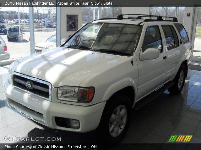 2000 Nissan Pathfinder LE in Aspen White Pearl Glow