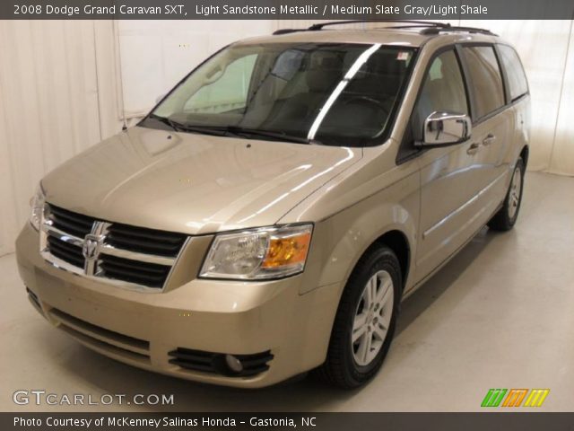 2008 Dodge Grand Caravan SXT in Light Sandstone Metallic