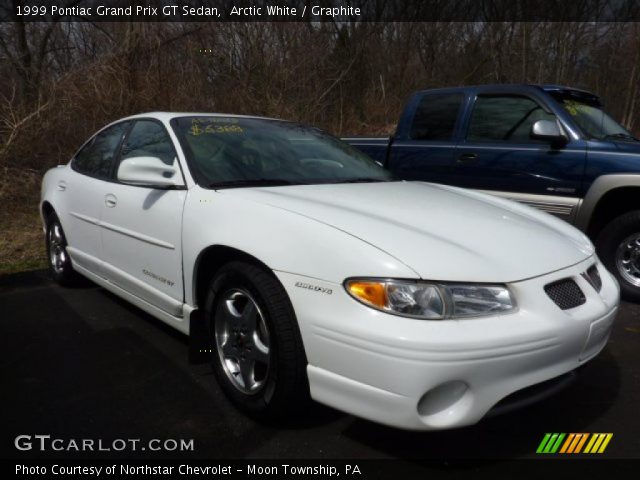 1999 Pontiac Grand Prix GT Sedan in Arctic White
