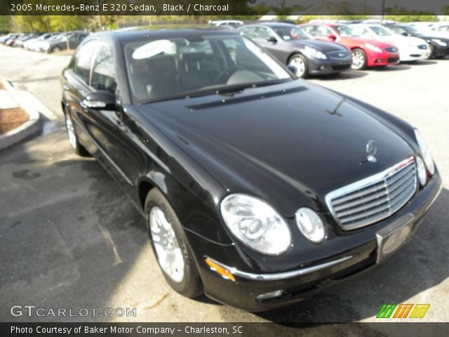 2005 Mercedes-Benz E 320 Sedan in Black