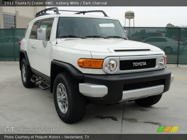 2011 Toyota FJ Cruiser 4WD in Iceberg White