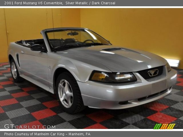 2001 Ford Mustang V6 Convertible in Silver Metallic