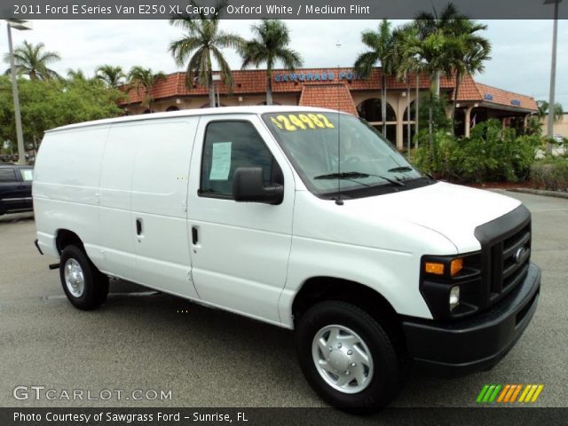 2011 Ford E Series Van E250 XL Cargo in Oxford White