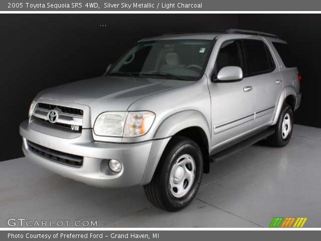 2005 Toyota Sequoia SR5 4WD in Silver Sky Metallic