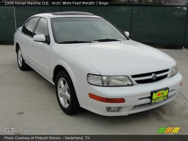 1998 Nissan Maxima GLE in Arctic White Pearl Metallic