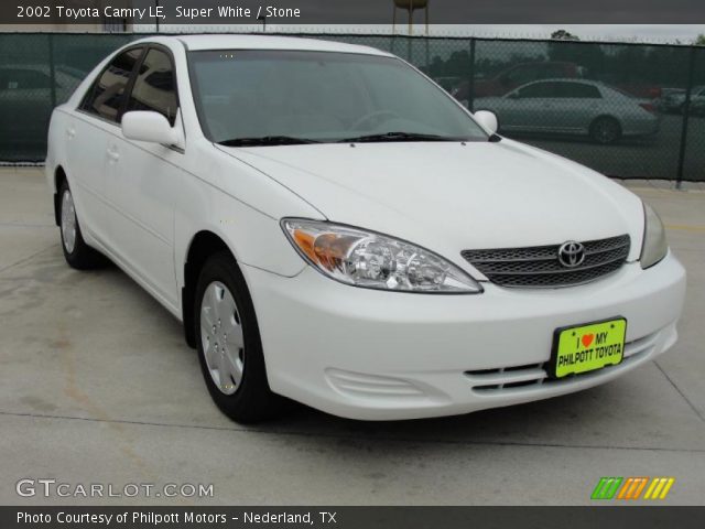 2002 Toyota Camry LE in Super White
