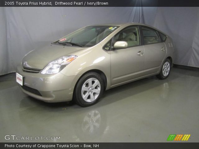 2005 Toyota Prius Hybrid in Driftwood Pearl