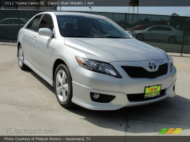 2011 Toyota Camry SE in Classic Silver Metallic