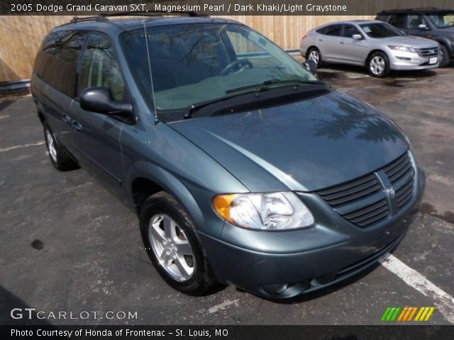 2005 Dodge Grand Caravan SXT in Magnesium Pearl