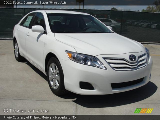 2011 Toyota Camry LE in Super White