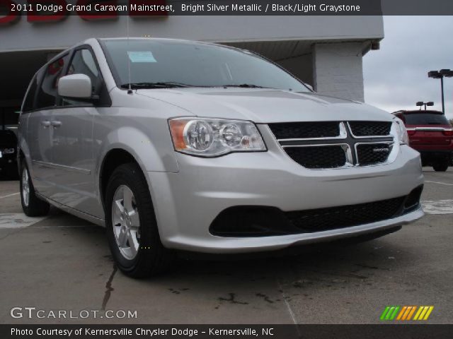 2011 Dodge Grand Caravan Mainstreet in Bright Silver Metallic