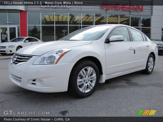 2011 Nissan altima winter frost white #6