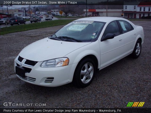 2006 Dodge Stratus SXT Sedan in Stone White