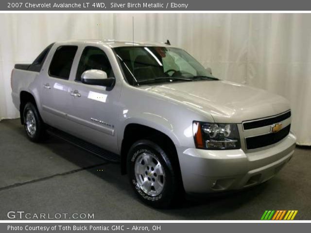 2007 Chevrolet Avalanche LT 4WD in Silver Birch Metallic