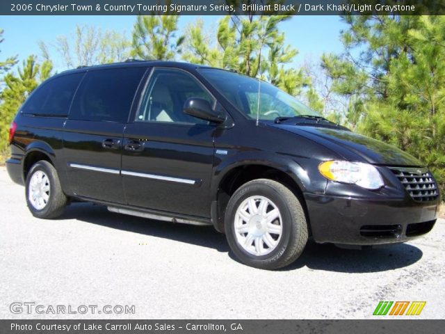 2006 Chrysler Town & Country Touring Signature Series in Brilliant Black