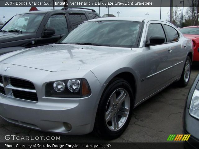 2007 Dodge Charger SXT in Bright Silver Metallic