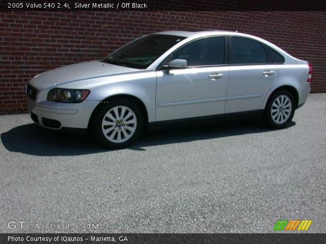 2005 Volvo S40 2.4i in Silver Metallic