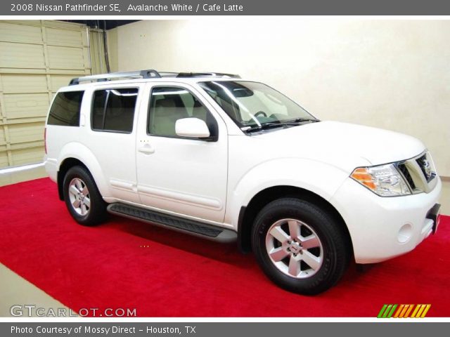 2008 Nissan Pathfinder SE in Avalanche White
