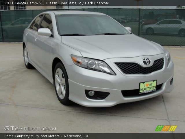 2011 Toyota Camry SE in Classic Silver Metallic
