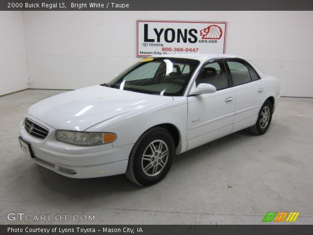 2000 Buick Regal LS in Bright White