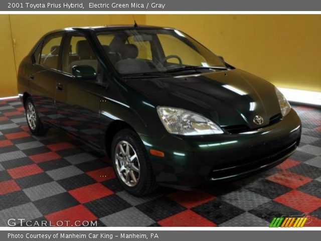 2001 Toyota Prius Hybrid in Electric Green Mica