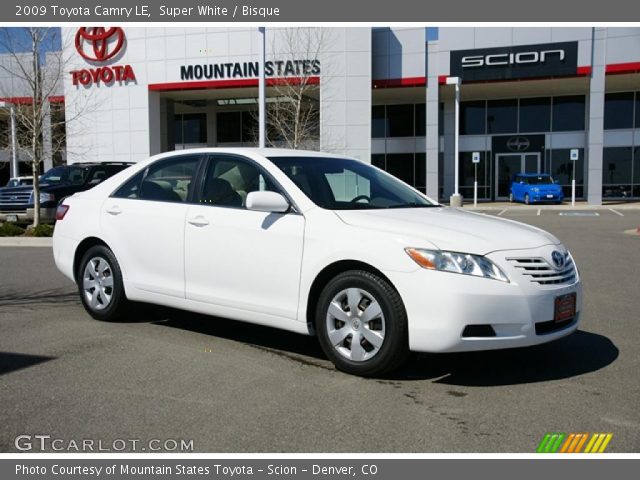 2009 Toyota Camry LE in Super White
