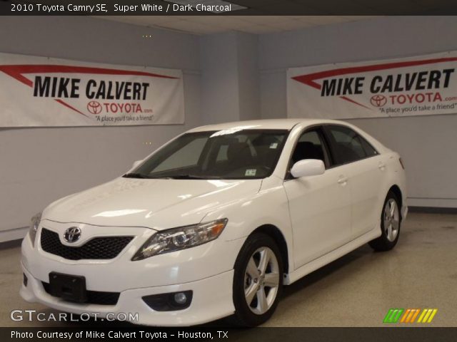 2010 Toyota Camry SE in Super White