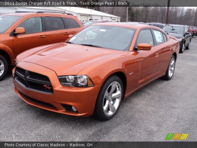 2011 Dodge Charger R/T Road & Track in Toxic Orange Pearl