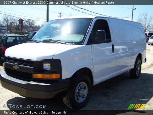 2007 Chevrolet Express 2500 Commercial Van in Summit White