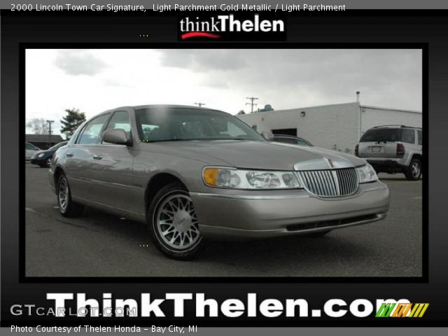 2000 Lincoln Town Car Signature in Light Parchment Gold Metallic