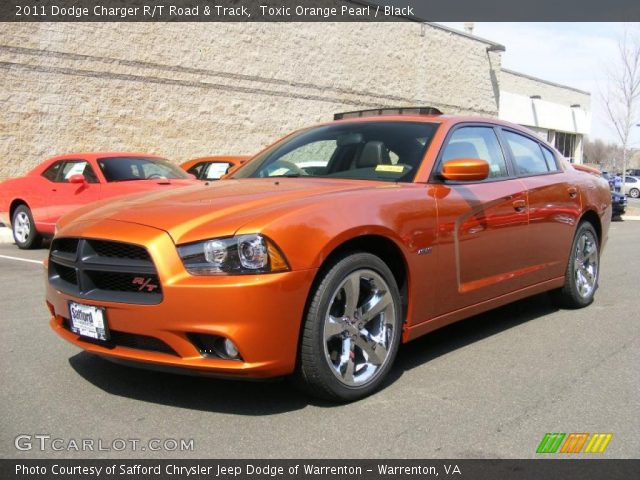 2011 Dodge Charger R/T Road & Track in Toxic Orange Pearl