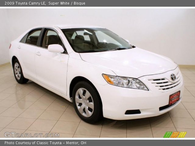 2009 Toyota Camry LE in Super White