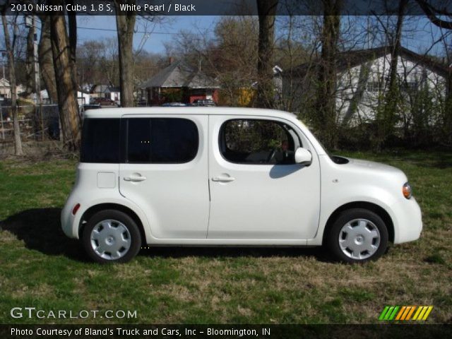 2010 Nissan Cube 1.8 S in White Pearl