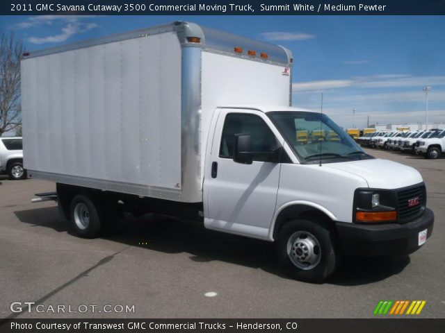 2011 GMC Savana Cutaway 3500 Commercial Moving Truck in Summit White
