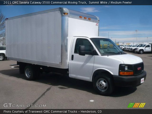 2011 GMC Savana Cutaway 3500 Commercial Moving Truck in Summit White
