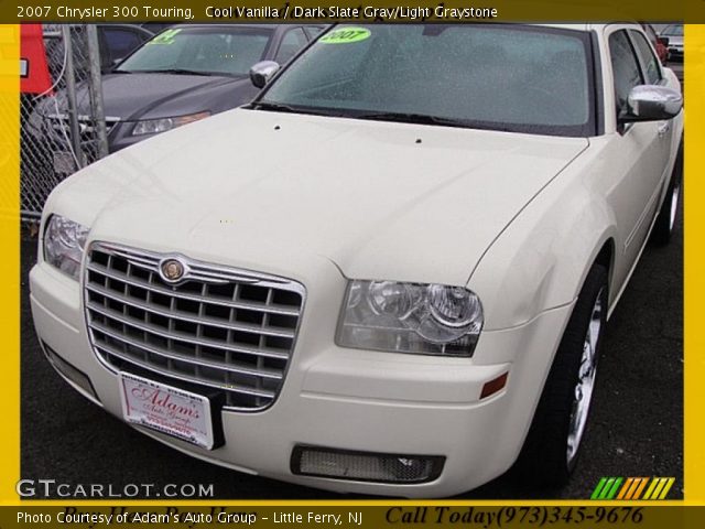 2007 Chrysler 300 Touring in Cool Vanilla