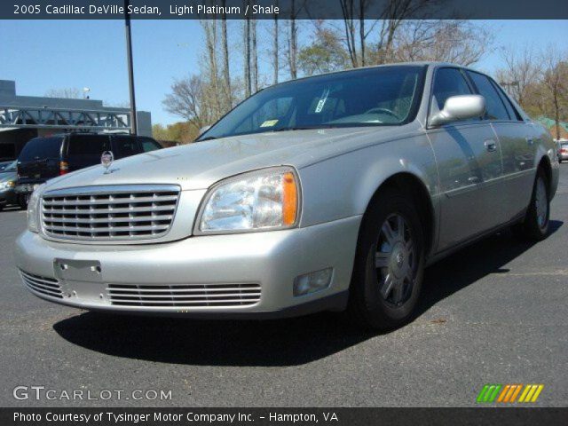 2005 Cadillac DeVille Sedan in Light Platinum