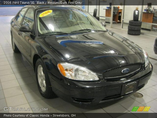 2006 Ford Taurus SE in Black