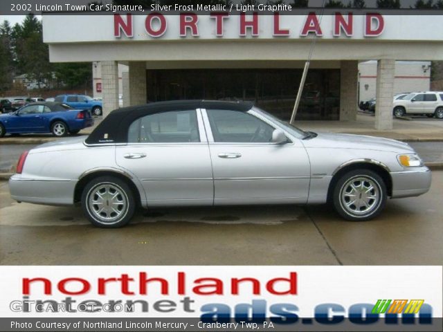 2002 Lincoln Town Car Signature in Silver Frost Metallic