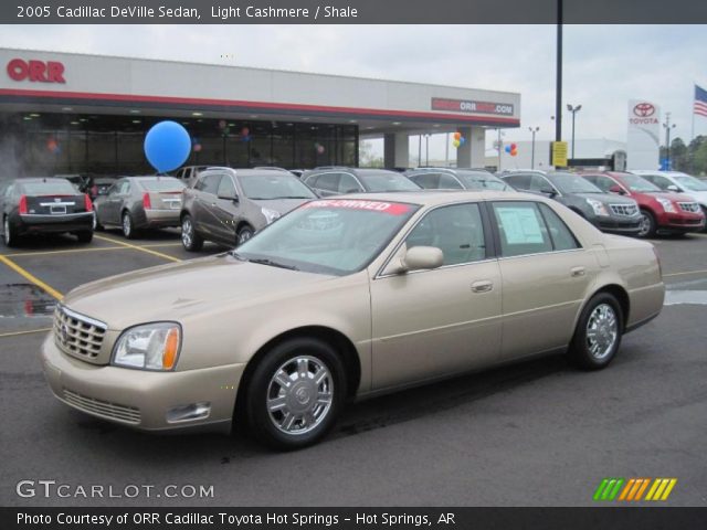2005 Cadillac DeVille Sedan in Light Cashmere