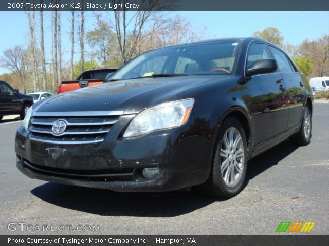 2005 Toyota Avalon XLS in Black