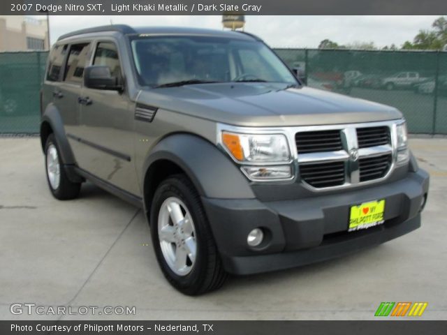 2007 Dodge Nitro SXT in Light Khaki Metallic