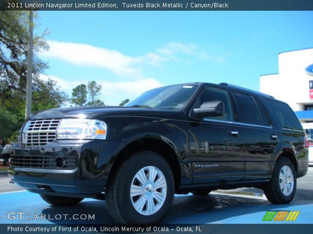 2011 Lincoln Navigator Limited Edition in Tuxedo Black Metallic