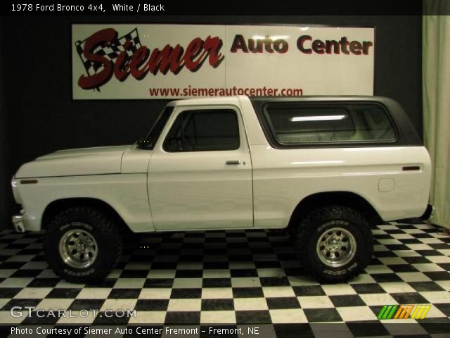 1978 Ford Bronco 4x4 in White